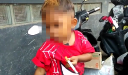 Bé trai 2 tuổi đã nghiện thuốc lá, mỗi ngày hút hết hai bao